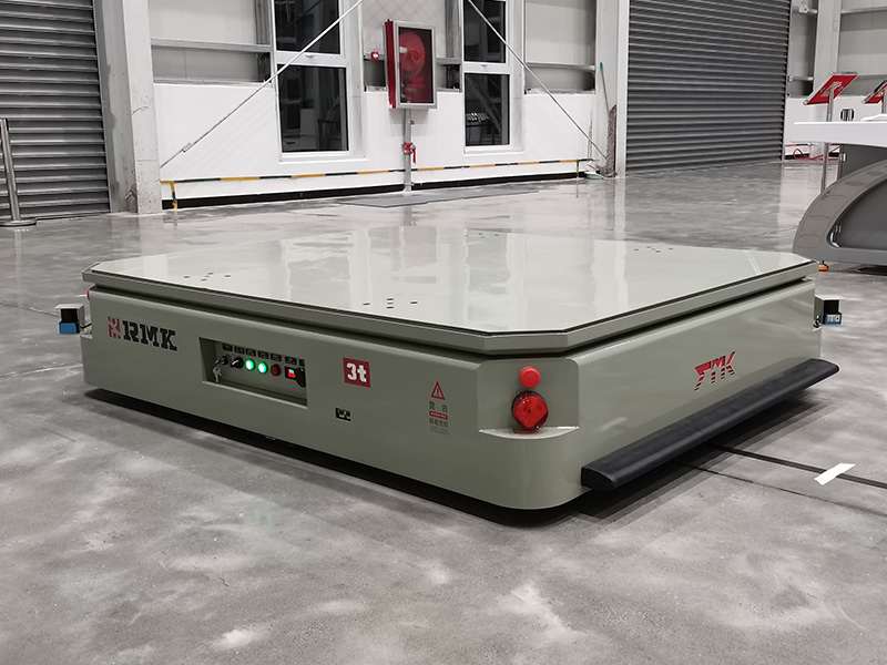 3 tuny samostatně poháněné elektrické přenosové vozíky Magnetická navigace AGV