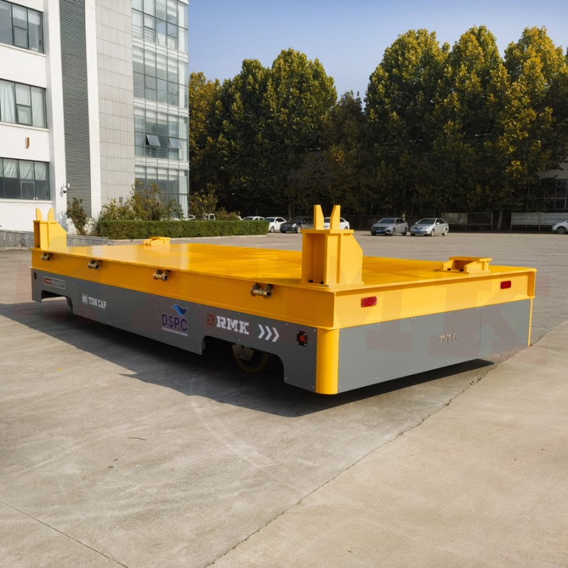 80 tun materiálů přenosové vozíky